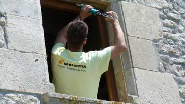 Empresa: CONFORTTA - Portes i finestres de PVC Veka, Kömmerling, Cortizo, Schüco, Rehau · aïllament tèrmic i acústic.